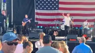 Crazy Horses with Chris and Donny Osmond - Derek Roberts on Guitar at Draper Days 2022