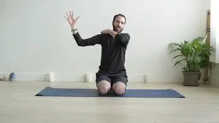 D&eacute;ployer le devant du corps avec Samuel Bibeau du studio bhuta yoga