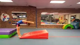 F1   FLOOR   10   backroll to pike stand with slope