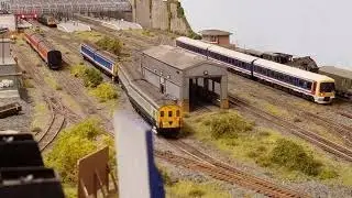 Model Railway Update -32 ...Jumble Lane Review...Pendo Problems....Guest UB40 LOL
