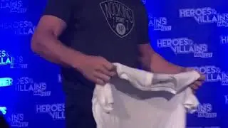 Mr Amell six-pack-abs