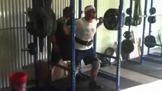 Dan Kyser 615 Raw Squat