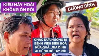 Một ngày theo chân hai mẹ con chị Thanh đi bán vé số, Hương bây giờ bướng bỉnh không chịu nghe lời
