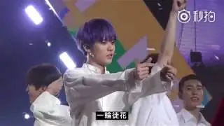 180505 林彥俊 Ei Ei focus @百分九巡迴演唱會上海場｜一輪徒花的秒拍视频 ​​​​