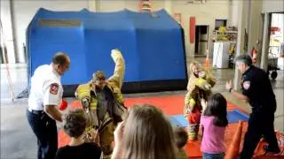 School kids visit Leon Valley Fire Department
