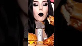 Juicy burger 🍔✨ #asmr #oddlysatisfying #eatingsounds #goth #mukbang #shorts #ai