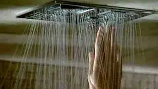 Товары для ванной комнаты Kohler &mdash; индивидуальные душевые системы &mdash; различные режимы струи, подсв...