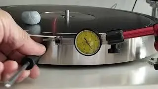 Centering the oversized aluminum top platter for LENCO platter.