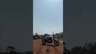 White Benelli tnt 300