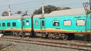 12488 Anand Vihar Jogbani Seemanchal Express Santragachi WAP7