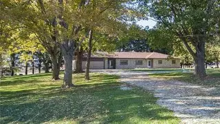 122 G76 Highway, Lacona, IA Presented by Ben Watt.