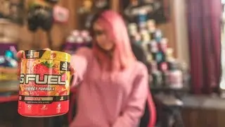 MY GIRLFRIEND TRIES THE NEW KSI STRAWBERRY BANANA G-FUEL FLAVOR FOR THE FIRST TIME!