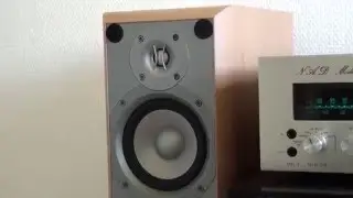 NAD MODEL 160A & YAMAHA CDX-470