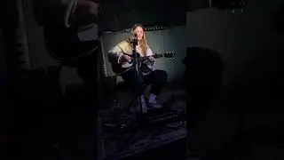 Chelsea Cutler - Hunting Season (Stellaria Europe/UK Acoustic Show) (01/11/2023, Manchester, UK)