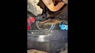 #shorts #automotive #mechanic #oilchangefail #changeyouroil #engine