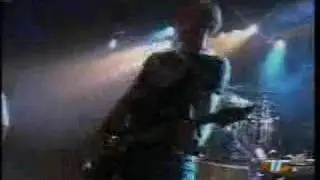 AVRIL LAVIGNE-MOBILE (LIVE MEXICO CITY, OCT 28, 2002)