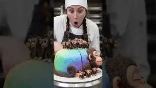 Shocked😲What Inside The Cake???🎂🙈 #funnyanimals #cake #monkey #shorts