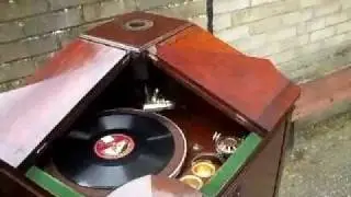 The 1st External Horn EMG Gramophone Mark 1 ?  - Explained