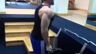 Stervitje bicepsi ne Static Fitness Club