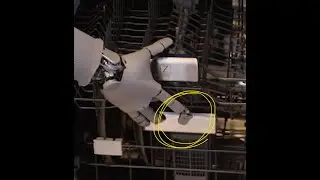 Broken finger of 1X. robot Neo (po polsku Niemot or Dumbot)