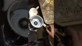 C&aacute;ch th&aacute;o đế nhựa M&aacute;y Xay Đa Năng SANTOSHO
