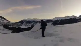 Kicker bau-shoveling