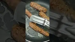 Seekh Kebab Roll #shorts #food #foodie #foodies #youtubeshorts #seekhkabab #kabab #rolls #yummy #v