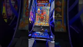 I PUT $10 INTO A SLOT MACHINE #USA