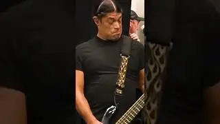 ROBERT TRUJILLO IMPROVISES BASS SOLO #METALLICA #shorts