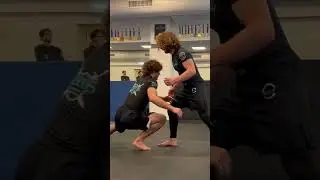 How to properly do a Double Leg Takedown!! 🥋🤼&zwj;♂️ #wrestling #bjj