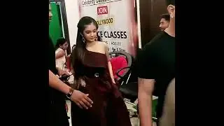 Anushka Sen 👌😘❤️ with her fan gal karke song