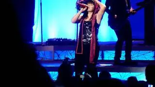 Kelly Clarkson - Mr. Know It All / Ms. Independent - Wang Center Boston 1/26/12