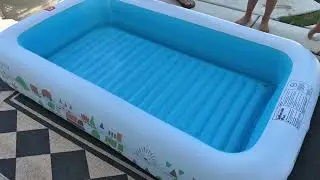 Inflatable pool for kids
