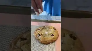 Печенье с соленой карамелью и шоколадной крошкой!