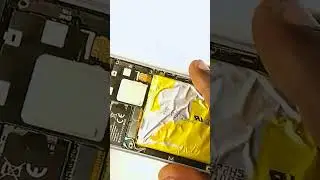 SONY XPERIA XZ-1 SCREEN FALLS OFF: I replace the battery!