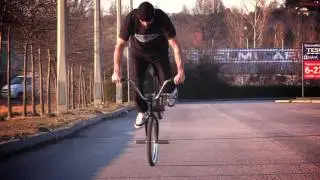 Marton / Front-Wheel-Drive (BMX flatland)