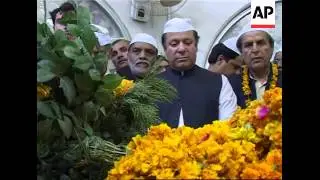 Sharif visits shrine after returning to Pakistan