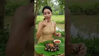Peaceful Countryside Lunch with a Cambodian Village Girl