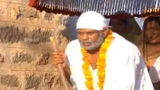 Guruvaram Movie Scenes - Sai Baba going around the village - Suman, Ram Reddy