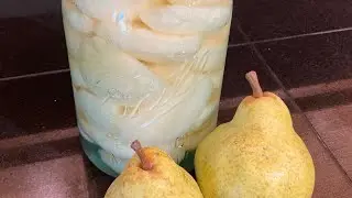 Canned Pears: Preserve fresh fruit to enjoy all year