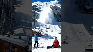 Avalanche Rush: When the Mountain Comes Alive ❄️⚡