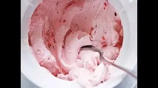 Simple Homemade Strawberry ice cream recipe