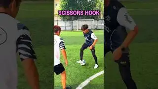{Scissors Hook} Use Your Face Move !!!🤩⚽️✅ #footballskills #soccer #footballtricks