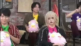Two more clips where Koba-san fangirls over Ayme-san (Obey Me)