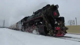 Прибытие ретро-поезда 