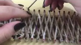 Como aprender 1 tipo de barra (barrinha) para casaco, blusa, touca, etc... em Tear de Pregos Reto