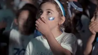 LYC sings  'ONE DAY' altogether.