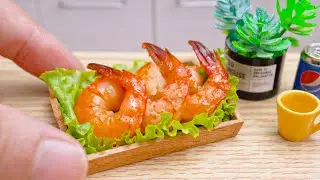 DIY Miniature Shrimp with Butter Garlic Sauce Recipe | Tiny cooking idea