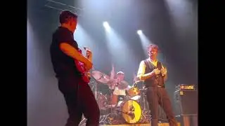 aatt : maps in her wrists & arms (live)