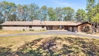 Touring a Massive 70s-Style Ranch Home in Pennsylvania | Retro Charm!
